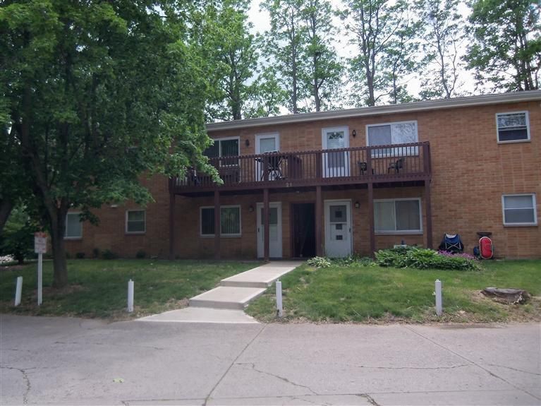 21 Vanderbilt Drive - E
